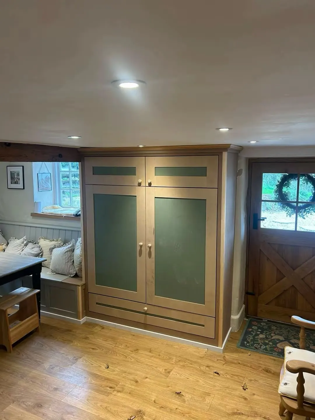 Painted shaker cupboard – bespoke furniture & wardrobes by JCK Carpentry & Building, Exeter