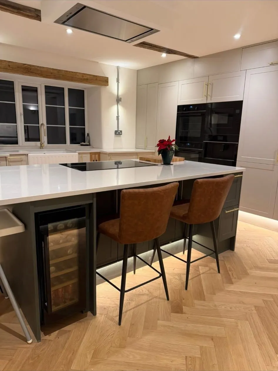Herringbone oak floor kitchen island – kitchen fitting by JCK Carpentry & Building, Exeter