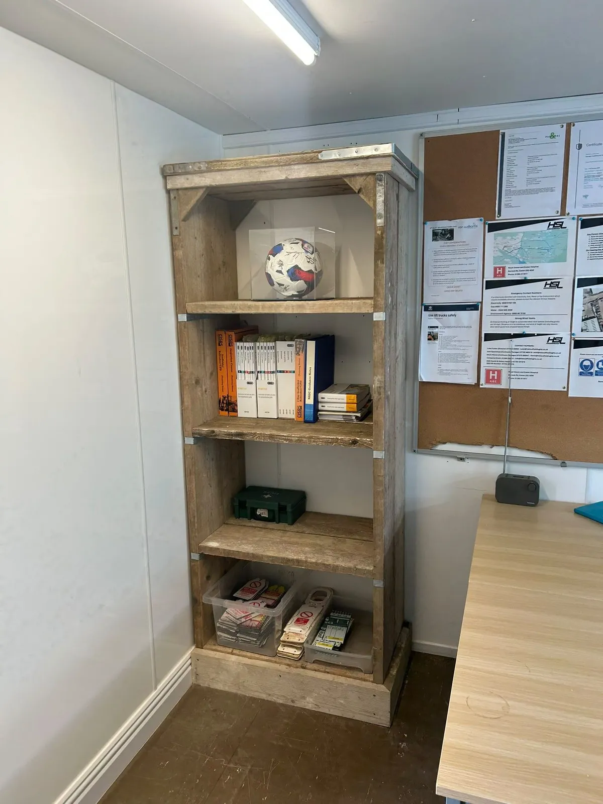 Rustic scaffold board bookcase 06 – bespoke furniture & wardrobes by JCK Carpentry & Building, Exeter